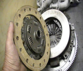 كيف تعمل قطعة صحن الكلتش في السيارة؟