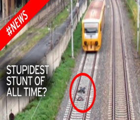 ”فيديو” شاهد مقطع صادم لمراهقان يستلقيان على سكة القطار… والسبب غريب!