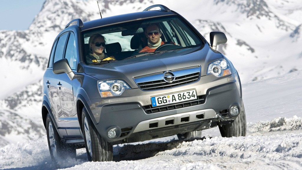 "بالصور" تعرف على خمس من أقدم سيارات العالم المستمر إنتاجها automotive-antiquities-five-of-the-oldest-cars-still-in-production_30