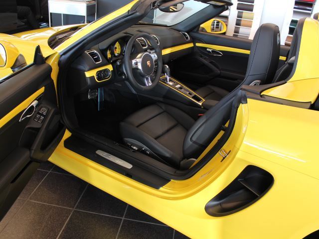 ما هي الخامة المفضلة لديك في داخلية السيارة؟ 11