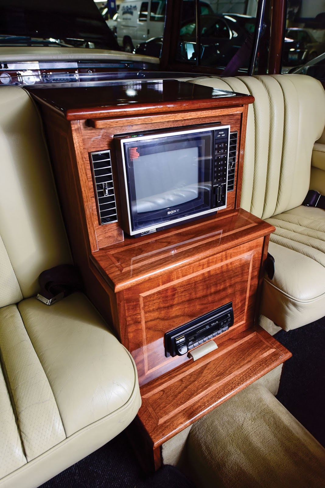 "مرسيدس بنز" 600 بولمان كلاسيكية الرؤساء الديكتاتوريين ستعرض في مزاد بالولايات المتحدة 19