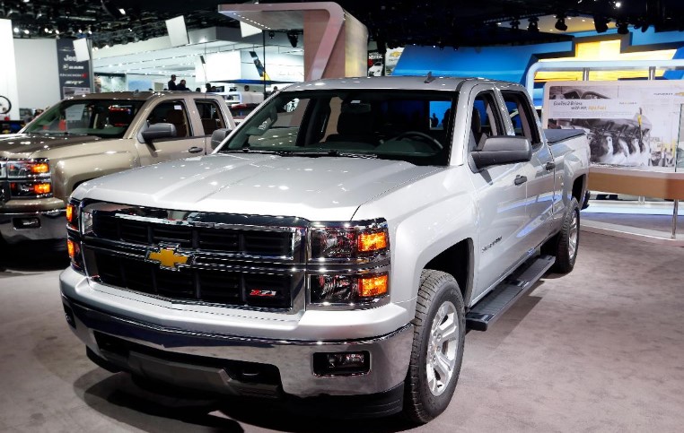 شاهد افضل 20 عرض طرحته شركات السيارات لبيع سياراتها في الولايات المتحدة 4-chevrolet-silverado-crew-cab-lt