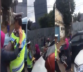 “فيديو” شاهد هدية غير متوقّعة من سفير سعودي لضابط مرور إندونيسي بعد تهجّم امرأة عليه