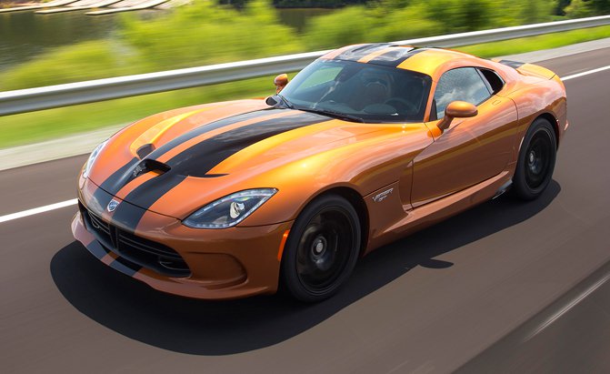 سيارات أنهي إنتاجها وتقرر علينا توديعها خلال عام 2016 dodge-viper
