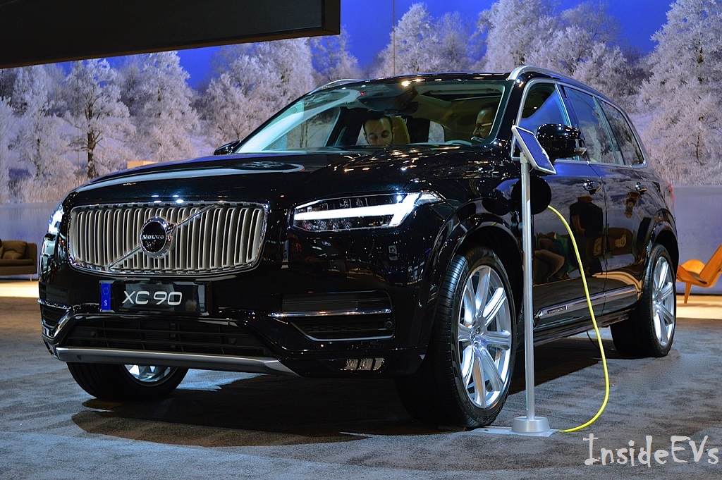 "بالصور" أغلى عشرين سيارة إس يو في لعام 2017 SUV volvo-xc90-phev-chicago-2015-4