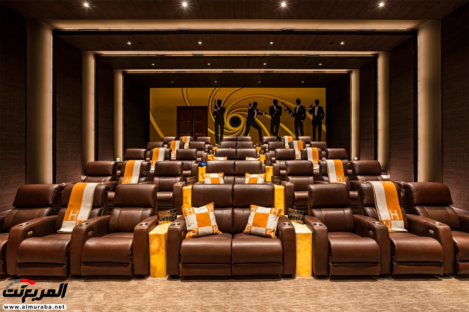 "بالصور" شاهد أغلى قصر بالولايات المتحدة بسعر مقارب للمليار ريال يضم مجموعة استثنائية من السيارات "بالصور" شاهد أغلى قصر بالولايات المتحدة بسعر مقارب للمليار ريال يضم مجموعة استثنائية من السيارات 7