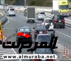 “فيديو” شاهد موكب الرئيس الياباني وهو يسير في أحد الشوارع الرئيسية وسط المركبات الأخرى