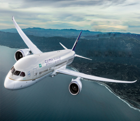 “فيديو” شاهد عملية هبوط إبداعي لطائرة تابعة للخطوط السعودية