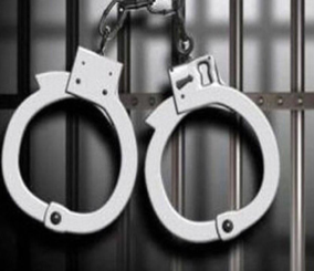 إيقاف شابين لممارستهما التفحيط والقيادة بدون لوحات خلال مشاركتهما بزفة عريس في “القريات”