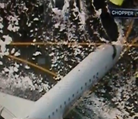 “فيديو” شاهد إجلاء ركاب طائرة أمريكية بعد اصطدامها بغزال