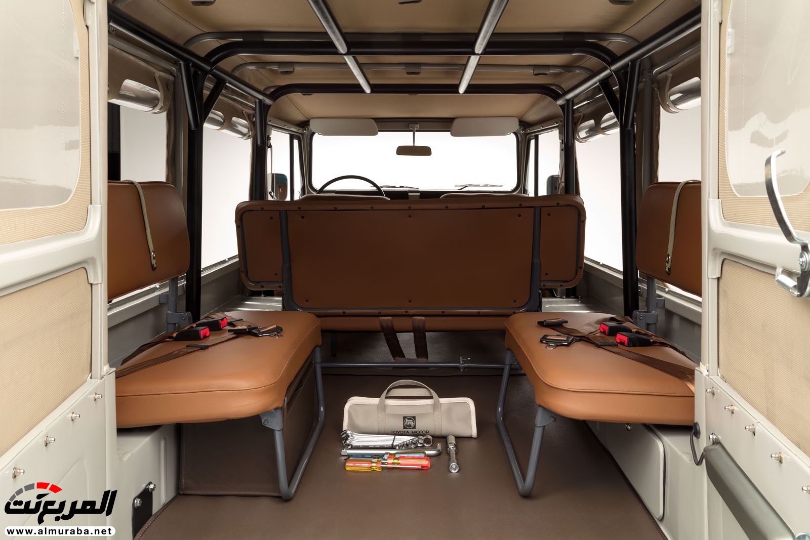 "بالصور" شاهد الكلاسيكية "تويوتا" لاند كروزر 1981 المعدلة التي كانت مخصصة لنقل قوات الجيش Toyota Land Cruiser "بالصور" شاهد الكلاسيكية "تويوتا" لاند كروزر 1981 المعدلة التي كانت مخصصة لنقل قوات الجيش Toyota Land Cruiser 11