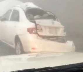 “فيديو” شاهد حادثة انهيار صخري في عقبة الملك فهد بالباحة على مركبة عائلة