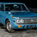 استعادة "تويوتا" كراون دي لوكس 1972 على الطرقات بعد 25 عامًا من تخزينها Toyota Crown De Luxe 1