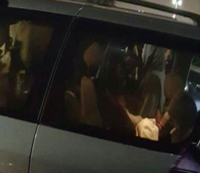 “فيديو” شاهد التحقيق مع زوجان سعوديان في أمريكا تركا اطفالهم في السيارة لمشاهدة السينما