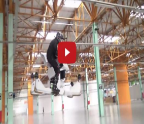 “فيديو” شاهد اختبارا للوح طائر جديد يحلق بواسطة أربع مراوح