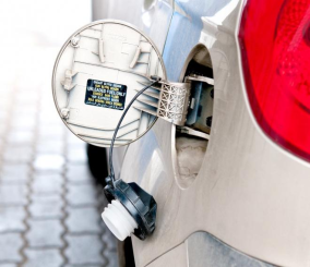 تعرف على أبرز العبارات التحذيرية المكتوبة على بعض أجزاء سيارتك!