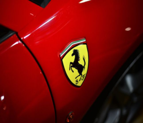 ما سر الحصان الذي يتواجد في شعار سيارة فيراري؟