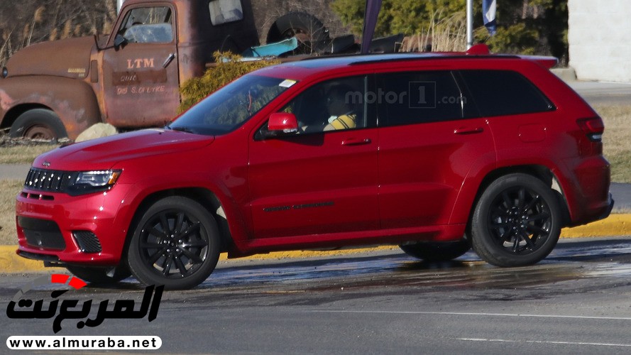 للمرة الأولى "جيب جراند شيروكي تراك هوك" تُرصد بدون أية تمويهات بقوة 707 حصان للمرة الأولى "جيب جراند شيروكي تراك هوك" تُرصد بدون أية تمويهات بقوة 707 حصان 2