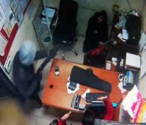 “فيديو” شاهد سطوا مسلحا على محطة وقود في الاردن