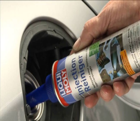 تعرف على فوائد سائل تنظيف البخاخات في السيارة!