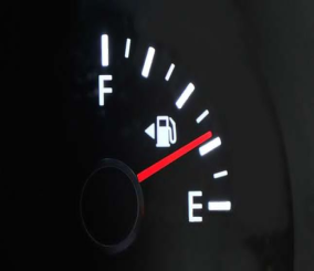 ما أسباب استهلاك السيارة لكمية كبيرة من الوقود؟