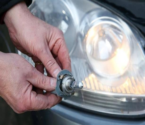 كيف يمكن تغيير لمبات السيارة دون الحاجة للمختصين؟