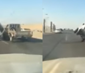“فيديو” شاهد سقوط عنيف لشاب متهور من سيارة تسير على عجلتين فقط