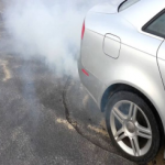 تعرف على حلّ مشكلة الدخان الأبيض الذي يخرج من السيارة 1