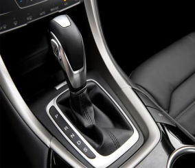 تعرف على أسباب تعشيق القير لكن السيارة لا تتحرك