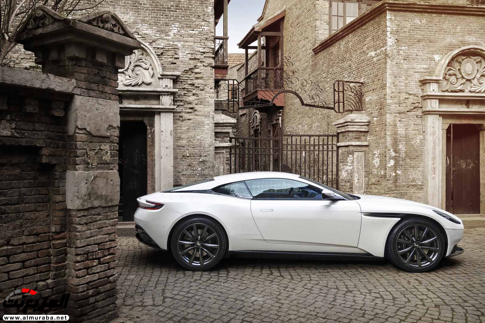 أستون مارتن DB11 تدشن رسميا بمحرك V8 صنع بواسطة مرسيدس AMG 9