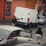 "فيديو" شاهد لحظة اصطدام سيارة هوندا بأودي من الخلف والغريب خروج 9 أشخاص من هوندا سيفيك 2
