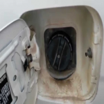 "فيديو" شاهد حل مشكلة دخول رائحة البنزين وغاز التكيف داخل السيارة 2