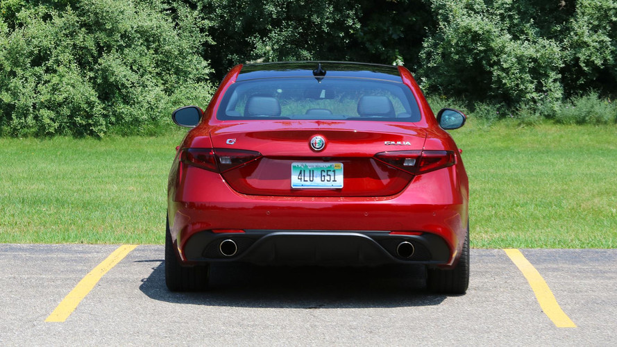 مقارنة بين جينيسيس G70 ومنافسيها الأوروبيين مقارنة بين جينيسيس G70 ومنافسيها الأوروبيين 6