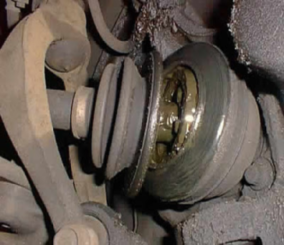 ما السبب الذي قد يؤدي الى سماع صوت طقطقة عند الانعطاف في المنعرجات