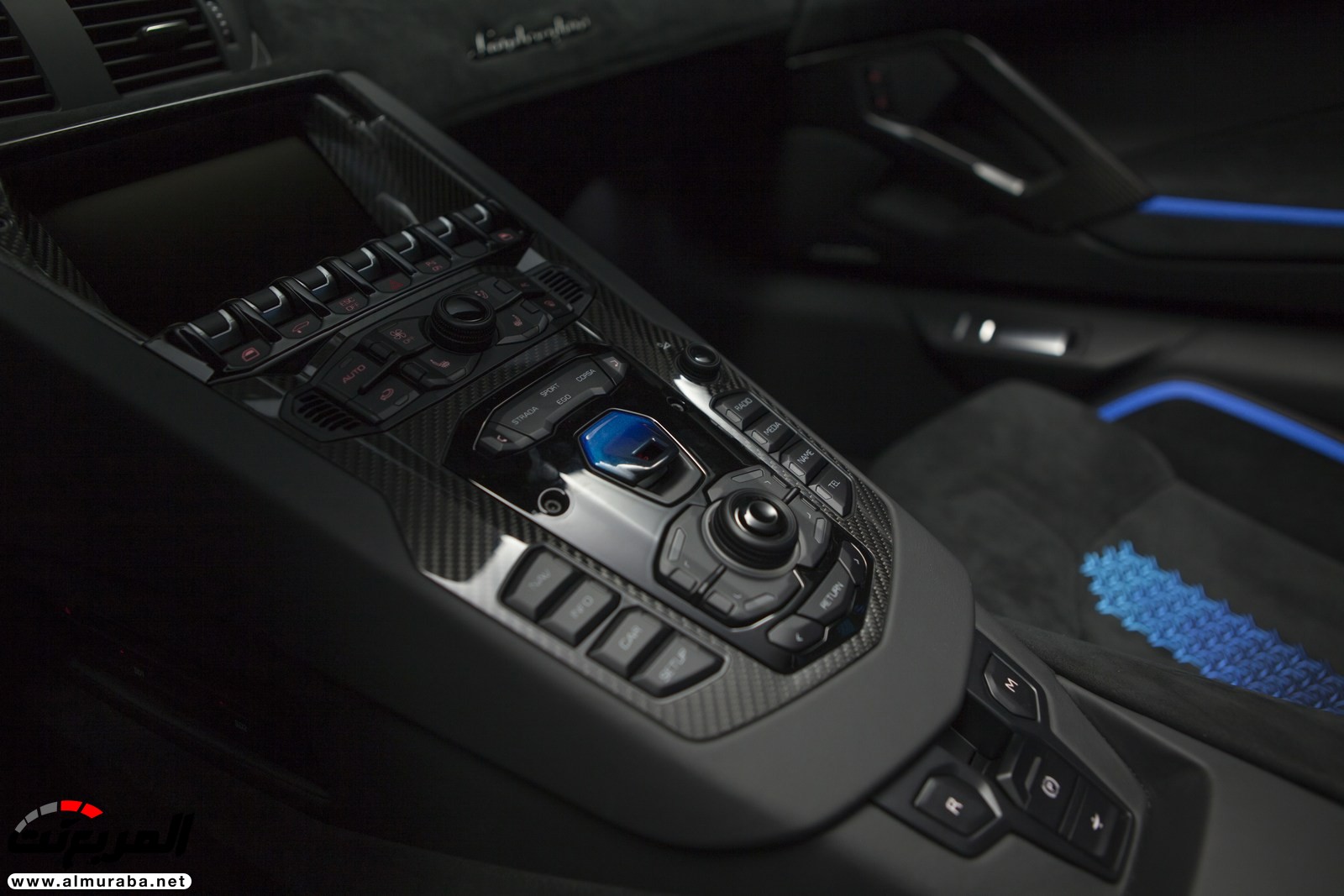 لامبورجيني تصنع 5 نسخ خاصة لأفينتادور S رودستر احتفالا باليابان 10