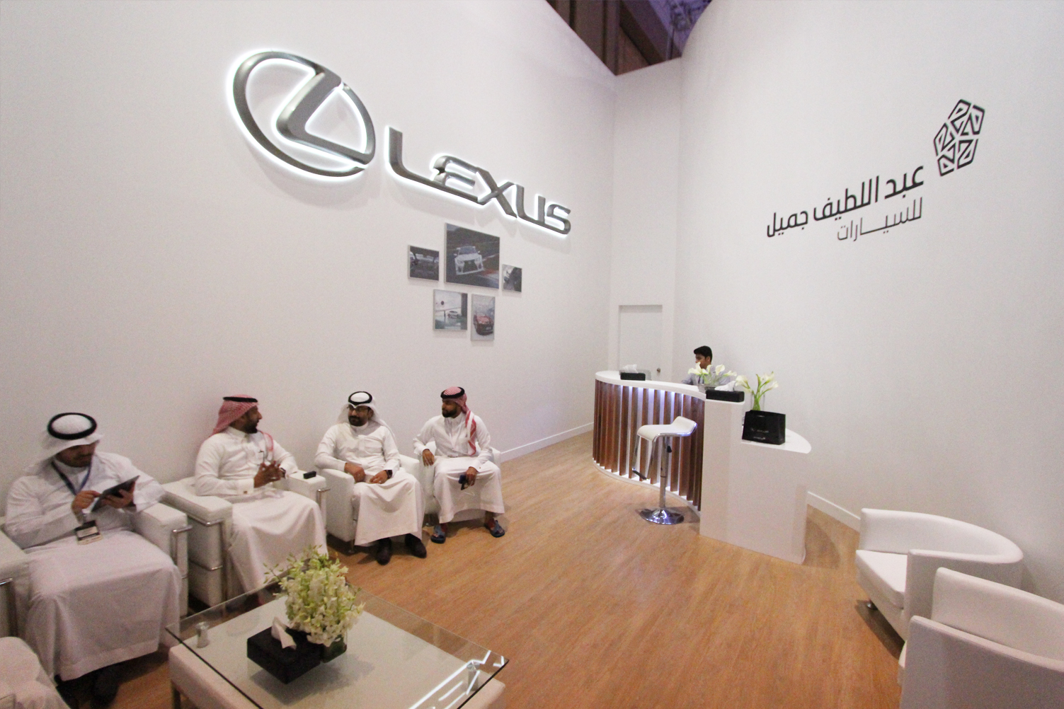 لكزس LS 500 تبهر عشاق الفخامة في معرض السيارات الفاخرة في الرياض لكزس LS 500 تبهر عشاق الفخامة في معرض السيارات الفاخرة في الرياض 18