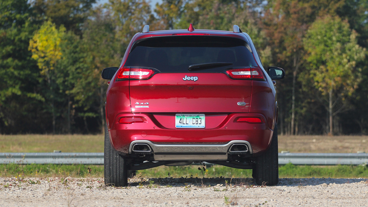 جيب شيروكي 2018 الشكل الجديد تظهر أثناء اختبارها جيب شيروكي 2018 الشكل الجديد تظهر أثناء اختبارها 4