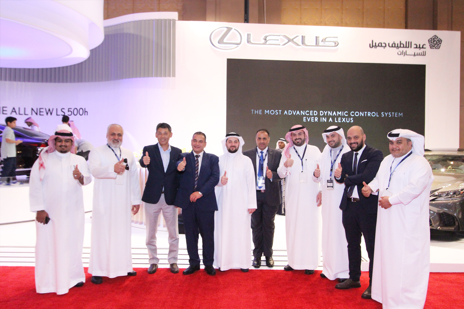 لكزس LS 500 تبهر عشاق الفخامة في معرض السيارات الفاخرة في الرياض لكزس LS 500 تبهر عشاق الفخامة في معرض السيارات الفاخرة في الرياض 8