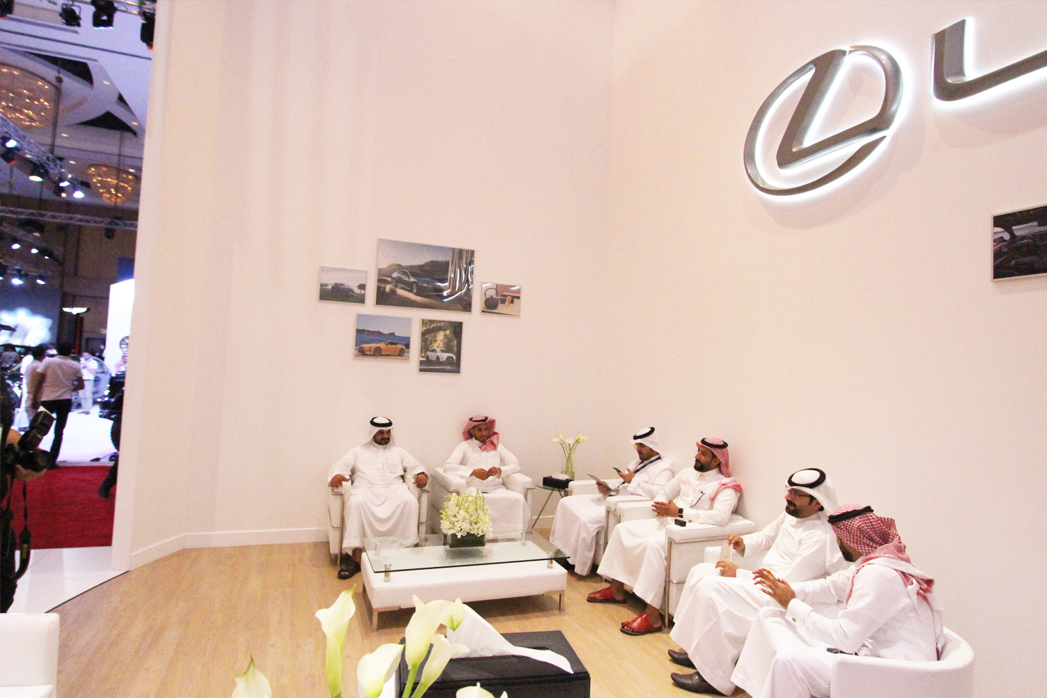 لكزس LS 500 تبهر عشاق الفخامة في معرض السيارات الفاخرة في الرياض لكزس LS 500 تبهر عشاق الفخامة في معرض السيارات الفاخرة في الرياض 15