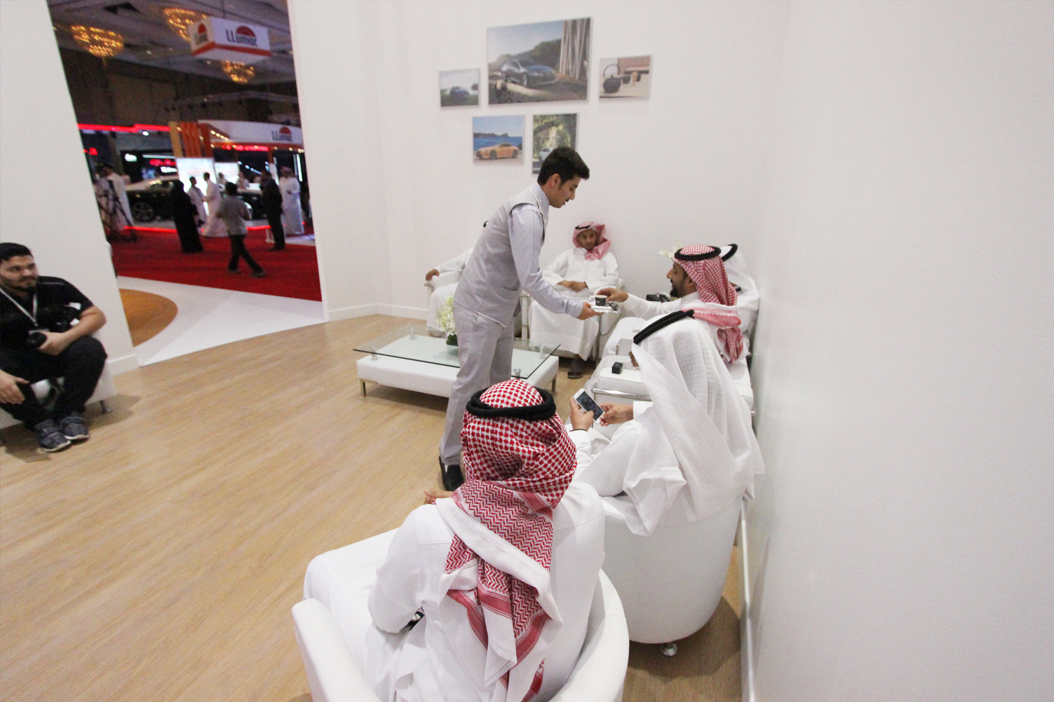 لكزس LS 500 تبهر عشاق الفخامة في معرض السيارات الفاخرة في الرياض لكزس LS 500 تبهر عشاق الفخامة في معرض السيارات الفاخرة في الرياض 13