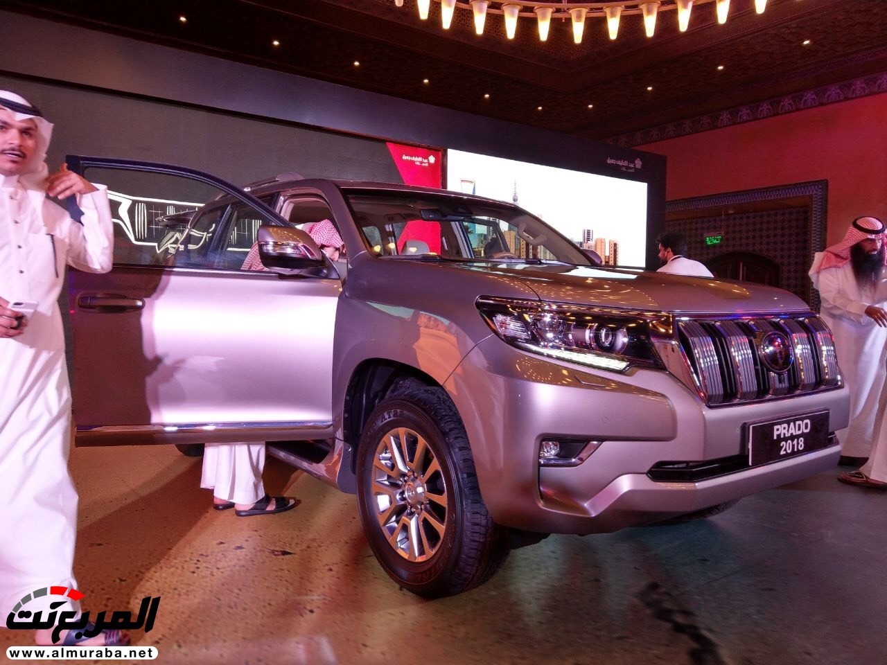 الكشف عن تويوتا برادو 2018 الشكل المحدث في السعودية لدى عبداللطيف جميل + الأسعار الرسمية