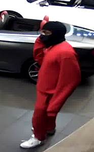 سرقة 12 سيارة بقيمة 1.5 مليون ريال من وكالة أودي سرقة 12 سيارة بقيمة 1.5 مليون ريال من وكالة أودي 1