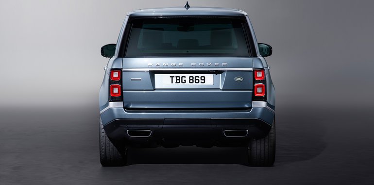 "رينج روفر" الجديدة 2018 في معرض دبي الدولي للسيارات 3