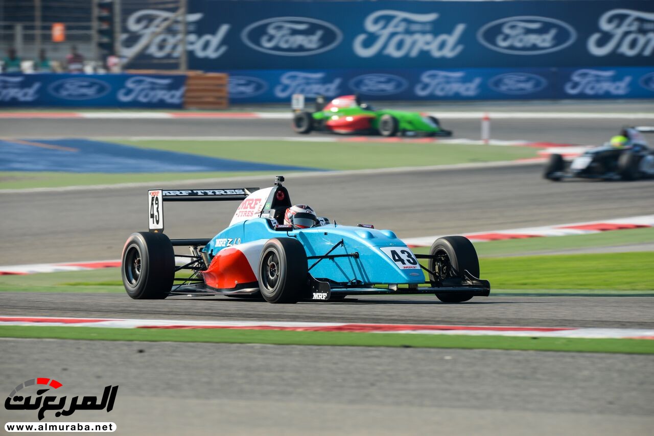 انطلاق سلسلة الفورمولا V8 للمرة الأولى في حلبة البحرين الدولية انطلاق سلسلة الفورمولا V8 للمرة الأولى في حلبة البحرين الدولية 1