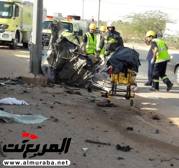 "بالصور" حادث اصطدام بعمود إنارة يشطر مركبة ويقتل قائدها بالرس "بالصور" حادث اصطدام بعمود إنارة يشطر مركبة ويقتل قائدها بالرس 4