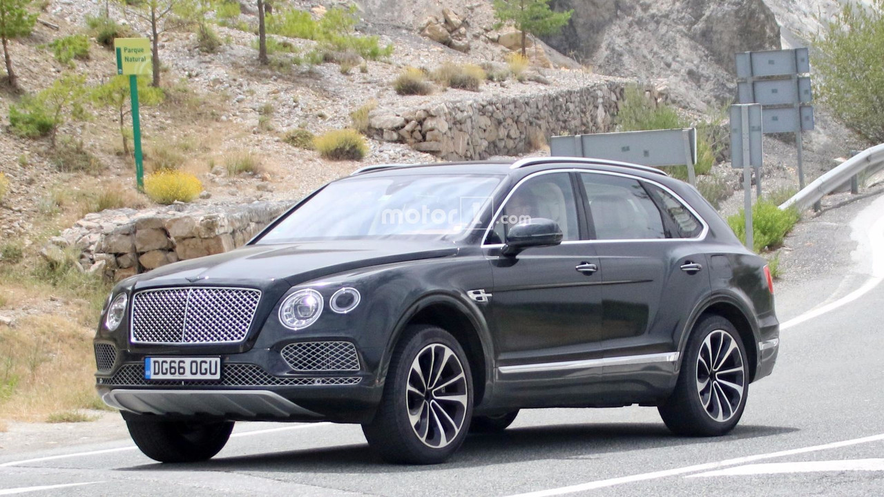 “فيديو” شاهد بنتلي الهجينة خلال الاختبارات 2018 BENTLEY BENTAYGA
