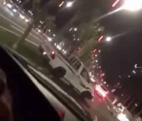 “بالفيديو” شاهد مرور جدة يضبط قائد مركبة تجاوز رصيف الواجهة البحرية