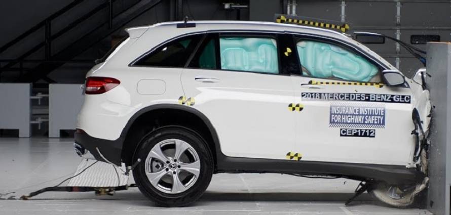 "بالفيديو" شاهد اختبار تصادم مرسيدس GLC 2018 1