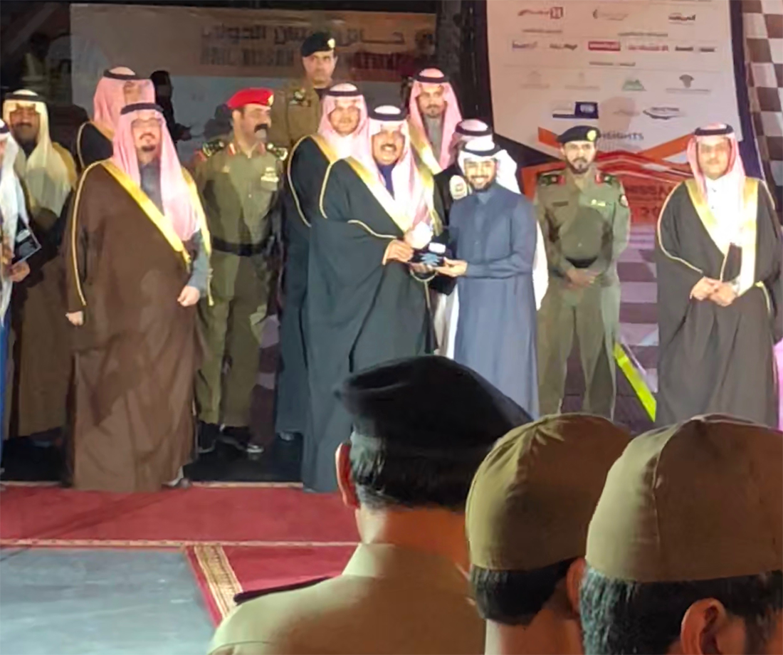 صاحب السمو الملكي الأمير عبدالعزيز بن سعد بن عبدالعزيز أمير منطقة حائل يكرم فريق “المربع نت” لمساهمتهم في نجاح رالي حائل 2018