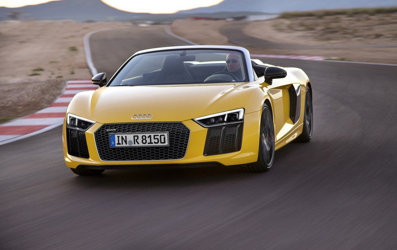 “بالفيديو” شاهد سائق أودي يفقد السيطرة ويصطدم بسيارة نيسان